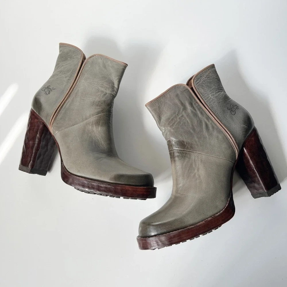 John Fluevog Double Dutch Ankle Boots 9.5 Gris Leather Block Heel Platform Grey